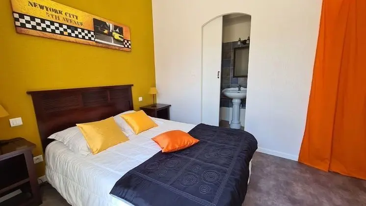 Standard Tek Büyük Yataklı Oda