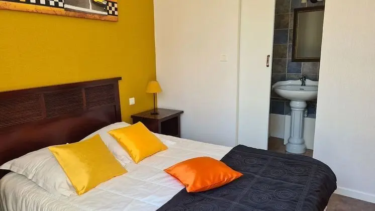 Standard Tek Büyük Yataklı Oda