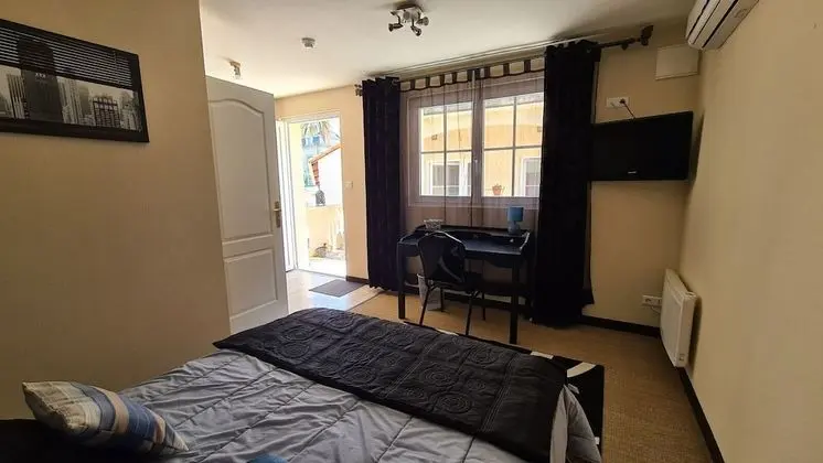 Tek Büyük Yataklı Oda (Evasion)