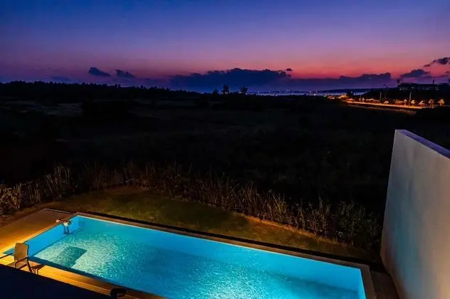 Villa, Sigara İçilmez