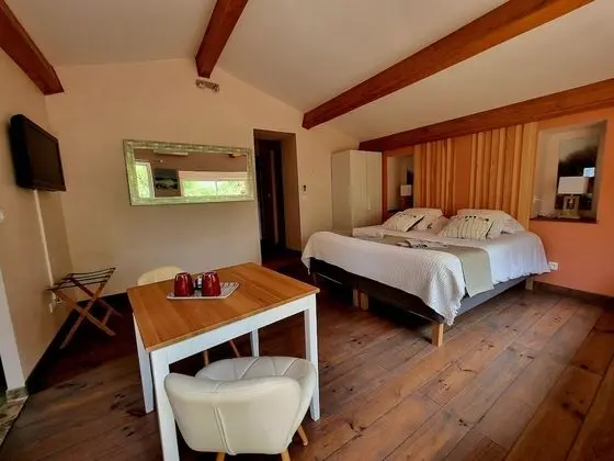 Deluxe Tek Büyük Yataklı Oda, Teras, Bahçe Manzaralı (Viognier )