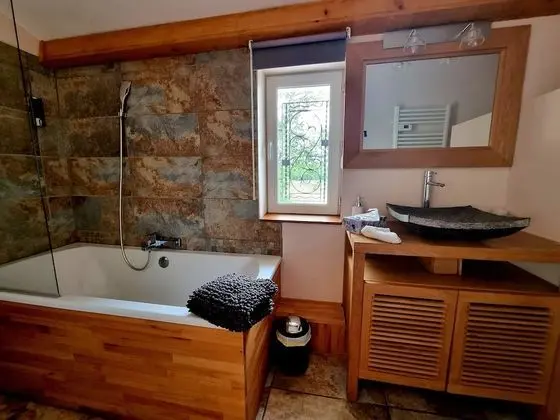 Deluxe Tek Büyük Yataklı Oda, Teras, Bahçe Manzaralı (Viognier )