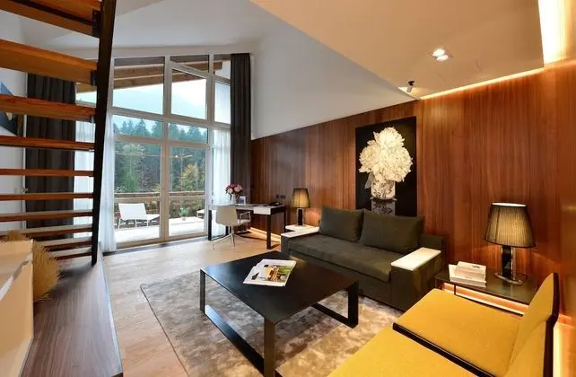 Süit (Lake House)