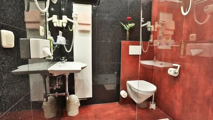 Comfort Tek Büyük Yataklı Oda