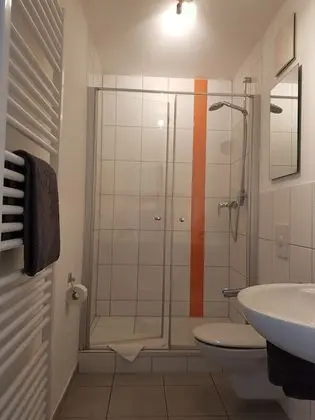Üç Kişilik Oda