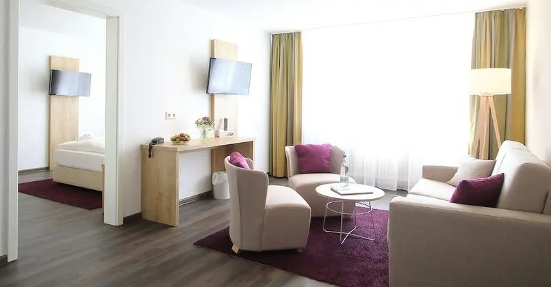 Family Oda, Bahçe Manzaralı