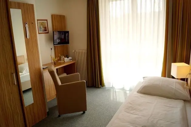 Tek Kişilik Oda, Balkon, Bahçe Manzaralı