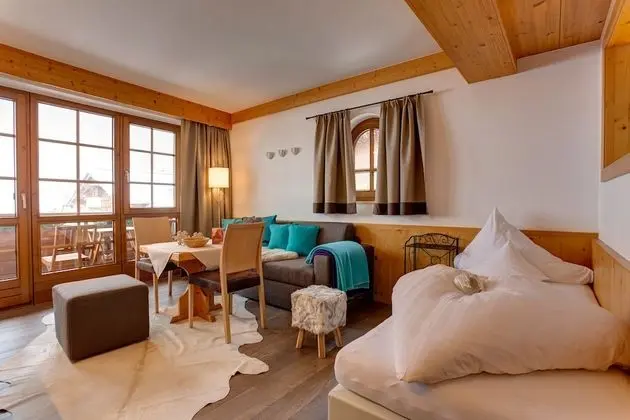 Süit, Balkon, Dağ Manzaralı (Dorfplatz)