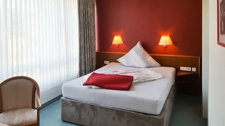 Standard Tek Büyük Yataklı Oda