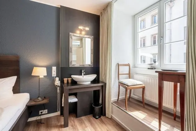 Comfort Tek Büyük Yataklı Oda