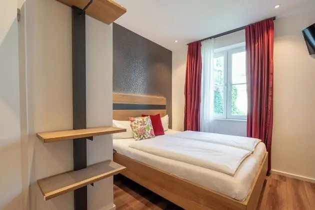 Standard Tek Büyük Yataklı Oda (Small)