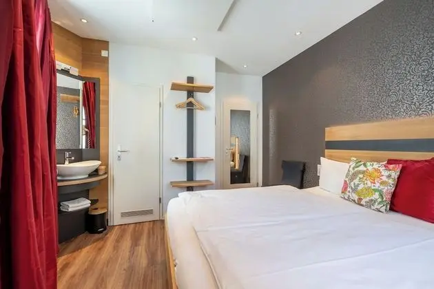 Standard Tek Büyük Yataklı Oda (Small)