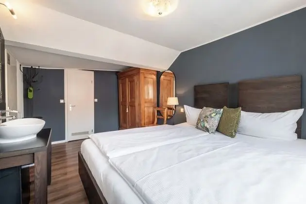 Standard Tek Büyük Yataklı Oda (Small)