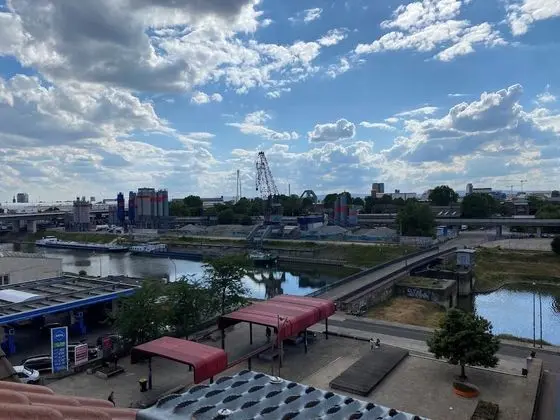 City Üç Kişilik Oda