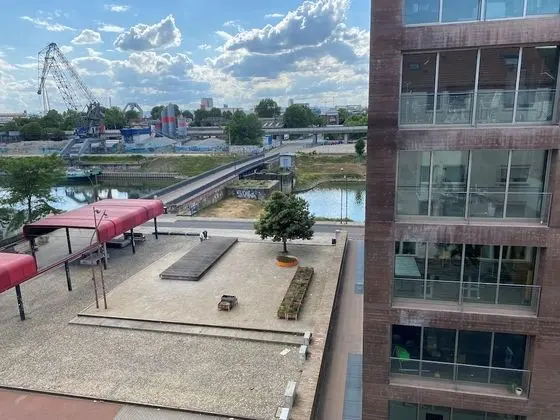 City Üç Kişilik Oda
