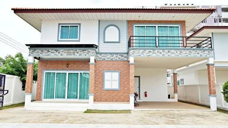 Family Ev (Entire Pool Villa 1)