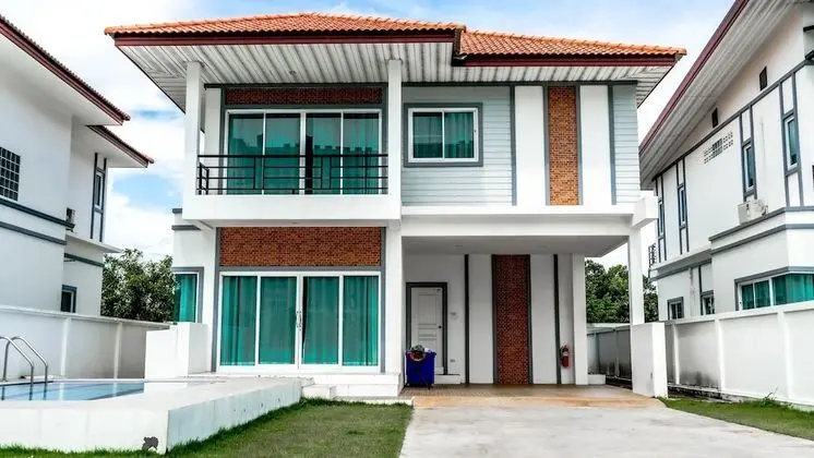 Family Ev (Entire Pool Villa 4)