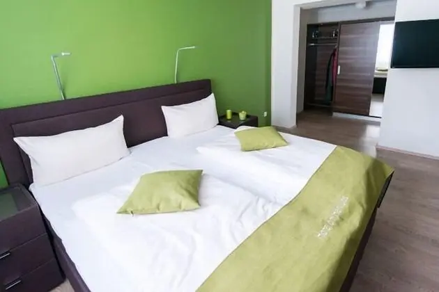 Comfort Tek Büyük Yataklı Oda
