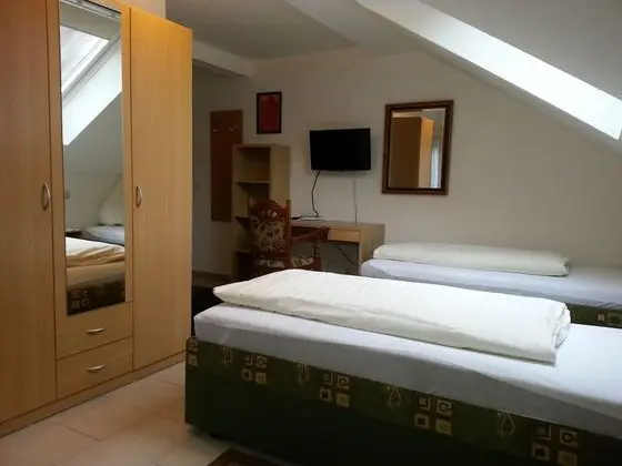 Standard Tek Büyük veya İki Ayrı Yataklı Oda