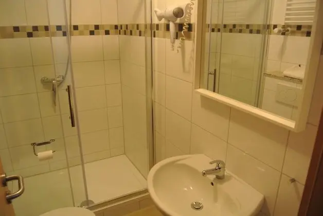 Tek Kişilik Oda, Sigara İçilebilir