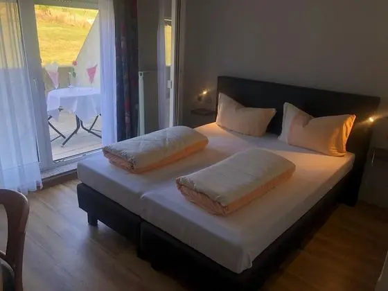 Tek Büyük veya İki Ayrı Yataklı Oda