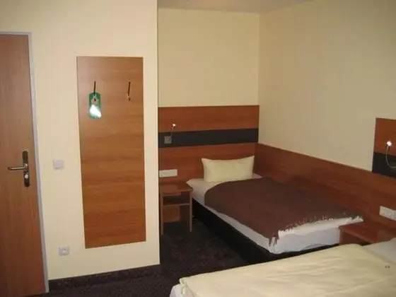Üç Kişilik Oda