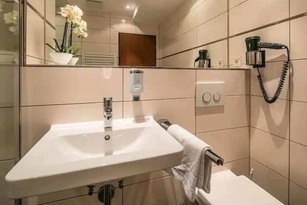 Comfort Tek Büyük Yataklı Oda