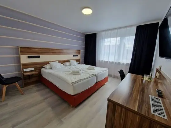 Basic Tek Büyük Yataklı Oda