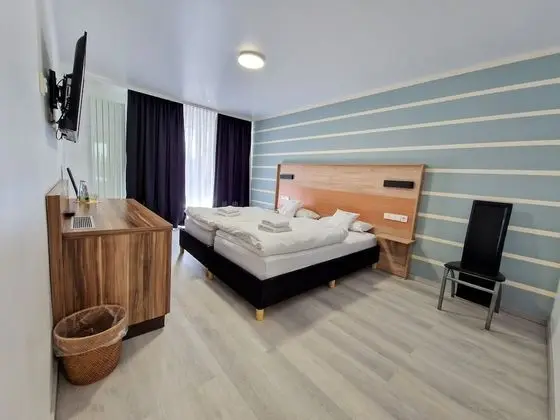 Basic Tek Büyük Yataklı Oda