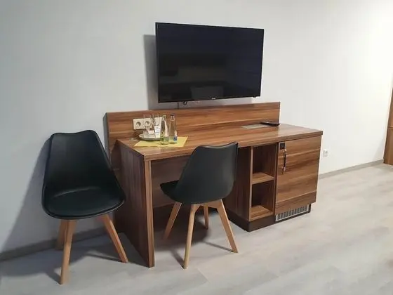 Basic Tek Büyük Yataklı Oda