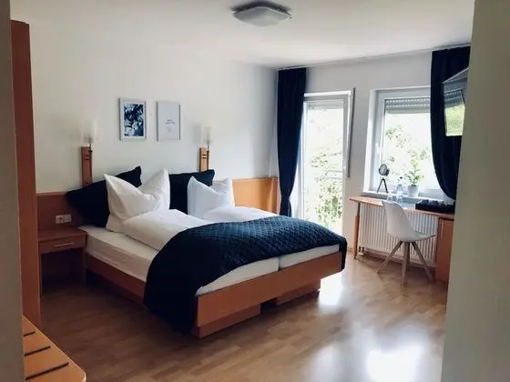 Standard Tek Büyük Yataklı Oda, Özel Banyo, Avlu Manzaralı