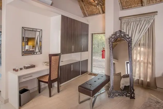 Luxury Oda, 1 En Büyük (King) Boy Yatak, Teras, Bahçe Manzaralı