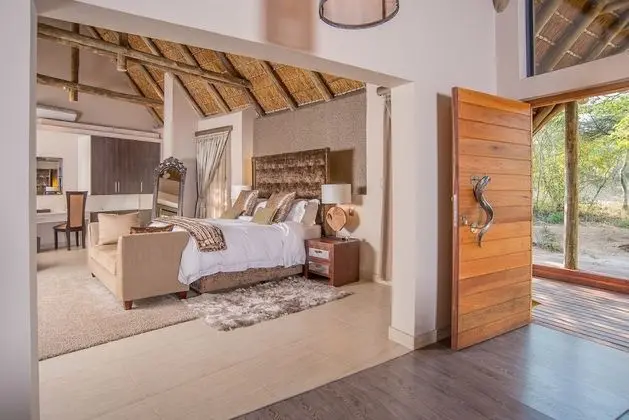 Luxury Oda, 1 En Büyük (King) Boy Yatak, Teras, Bahçe Manzaralı