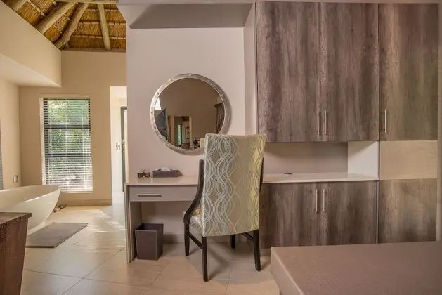 Luxury Oda, 1 En Büyük (King) Boy Yatak, Teras, Bahçe Manzaralı