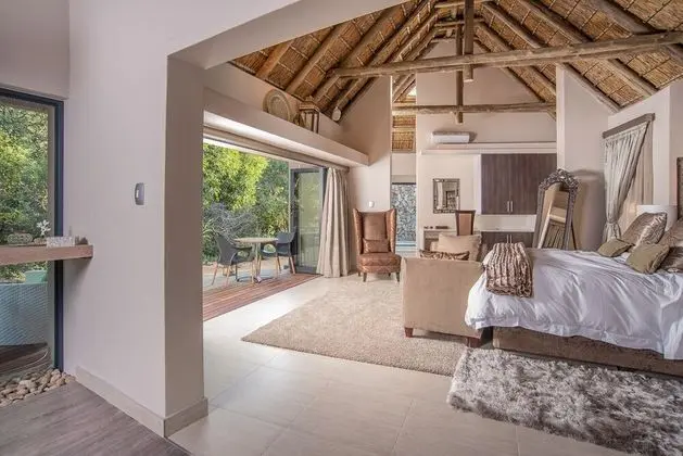 Luxury Oda, 1 En Büyük (King) Boy Yatak, Teras, Bahçe Manzaralı