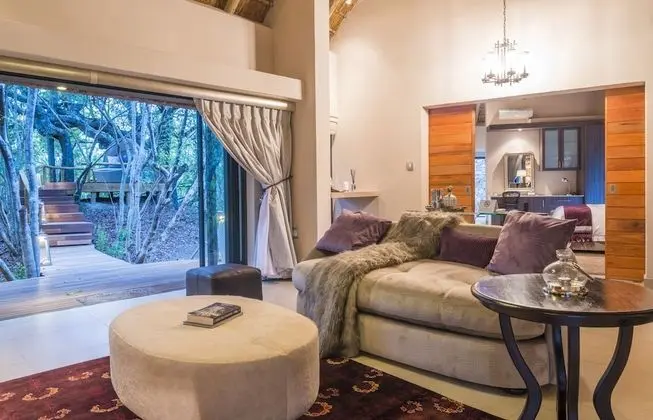 Luxury Oda, 1 En Büyük (King) Boy Yatak, Teras, Bahçe Manzaralı