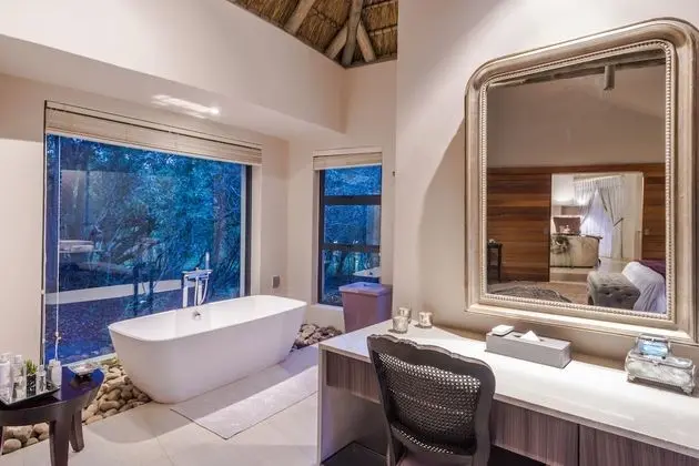 Luxury Oda, 1 En Büyük (King) Boy Yatak, Teras, Bahçe Manzaralı
