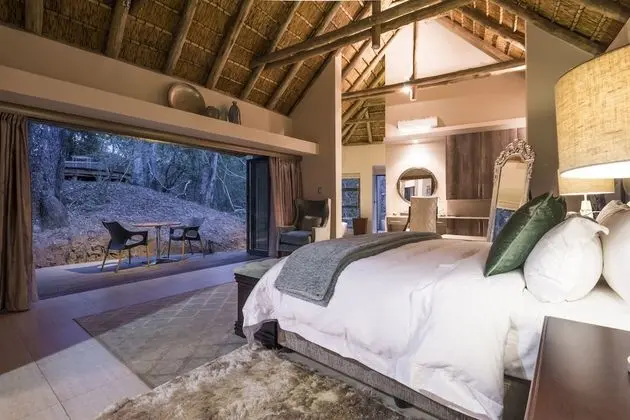 Luxury Oda, 1 En Büyük (King) Boy Yatak, Teras, Bahçe Manzaralı