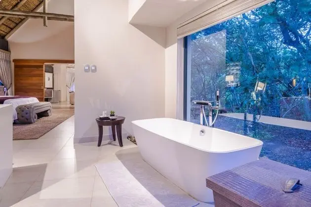 Luxury Oda, 1 En Büyük (King) Boy Yatak, Teras, Bahçe Manzaralı