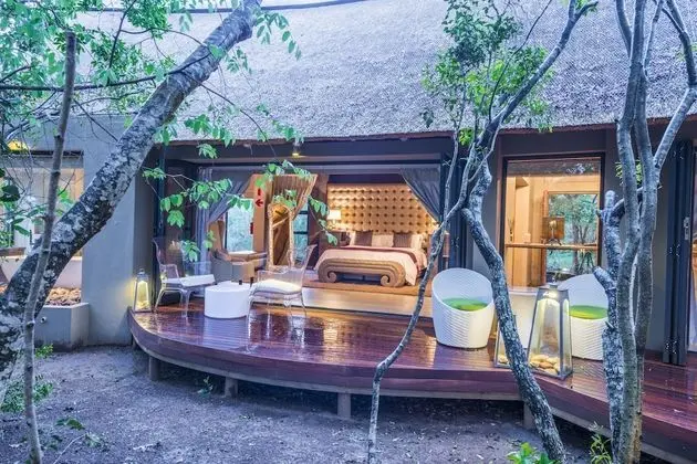 Luxury Oda, 1 En Büyük (King) Boy Yatak, Teras, Bahçe Manzaralı