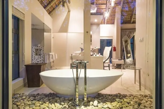 Luxury Oda, 1 En Büyük (King) Boy Yatak, Teras, Bahçe Manzaralı