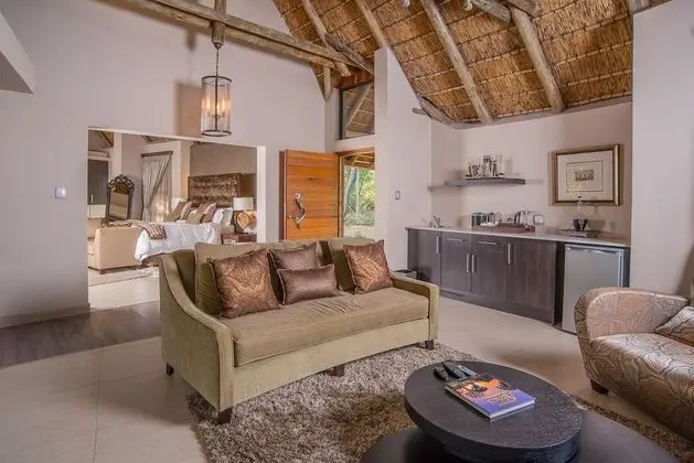 Luxury Oda, 1 En Büyük (King) Boy Yatak, Teras, Bahçe Manzaralı
