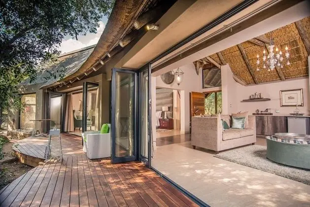 Luxury Oda, 1 En Büyük (King) Boy Yatak, Teras, Bahçe Manzaralı
