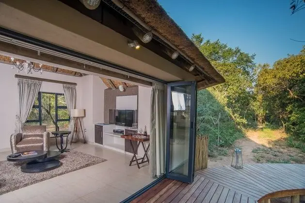 Luxury Oda, 1 En Büyük (King) Boy Yatak, Teras, Bahçe Manzaralı