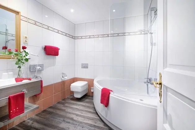 Deluxe Tek Büyük Yataklı Oda, Sıcak Su Küveti