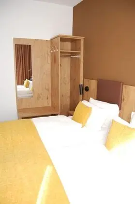 Business Tek Büyük Yataklı Oda
