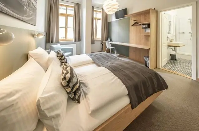 Comfort Tek Büyük Yataklı Oda