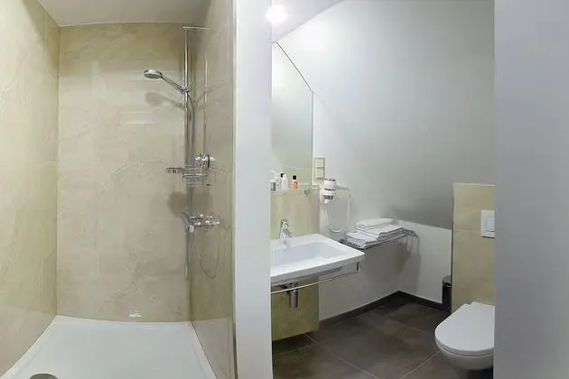 Premium Tek Büyük Yataklı Oda