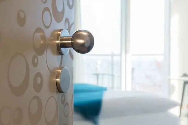 Tek Büyük Yataklı Oda, Balkon