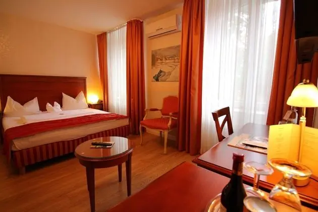 Comfort Tek Büyük Yataklı Oda